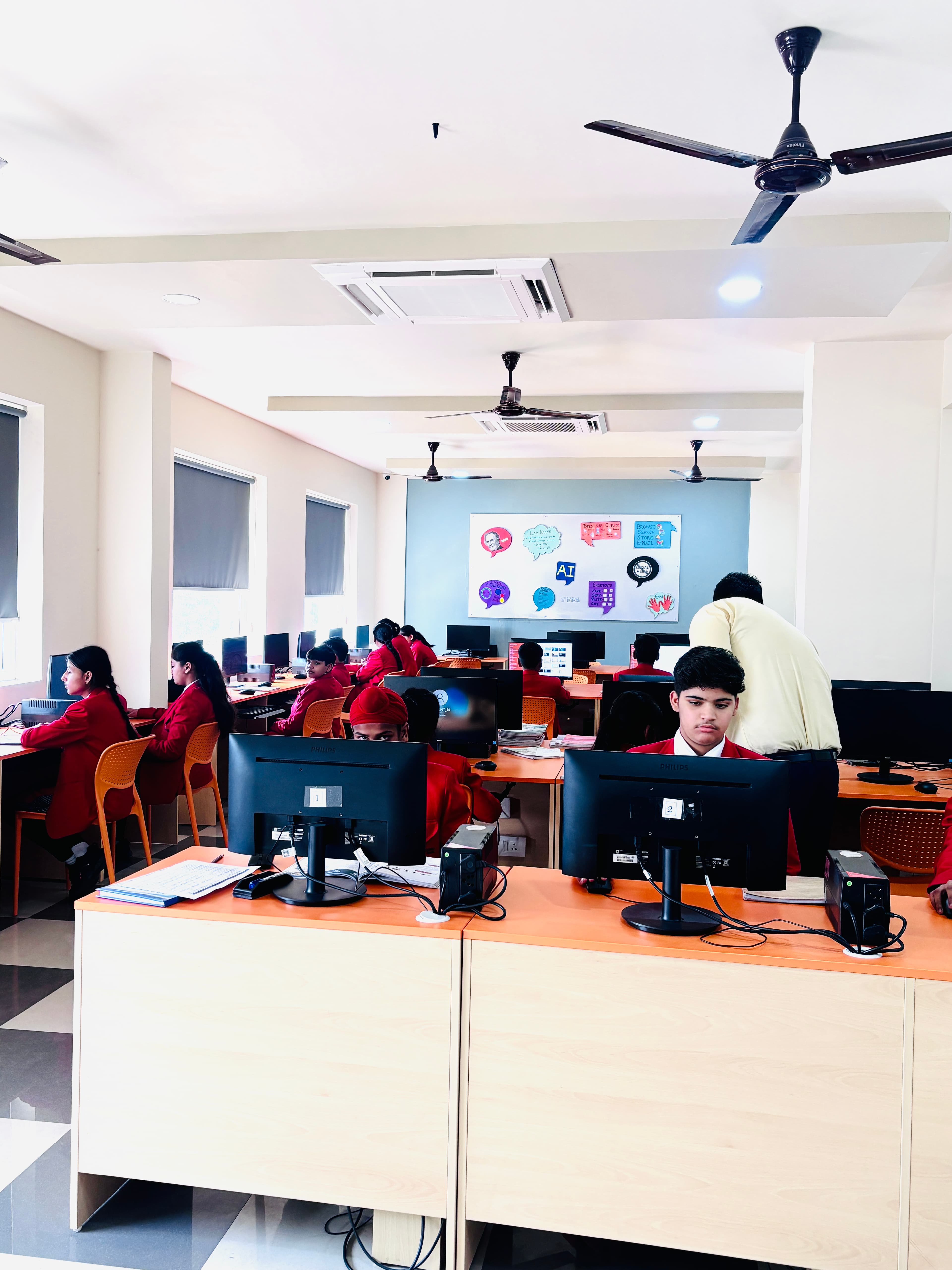 Computer Lab image 3